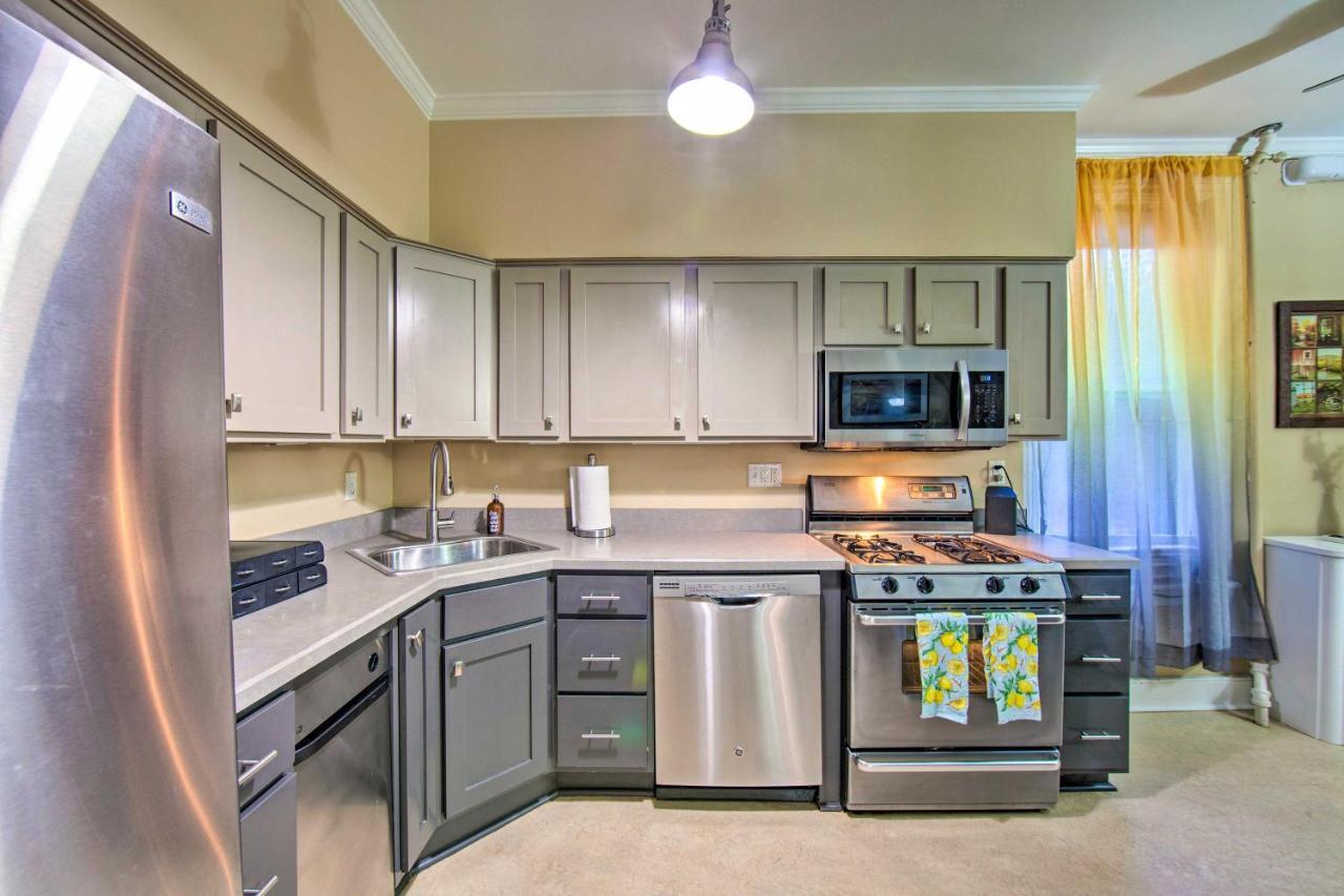 Riverfront Less Than 1 Mi To Dtwn! Holiday home